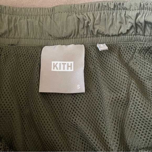 KITH Lightweight Devan Wind Shorts - Picture 4 of 7